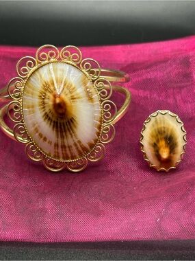 100- Vintage Shell Cuff and matching adjustable ring